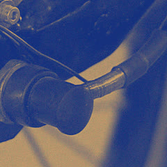 A cable and its housing at the rear hub